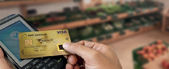Payez en mode sans contact avec votre empreinte digitale grâce à la 1re carte bancaire biométrique
